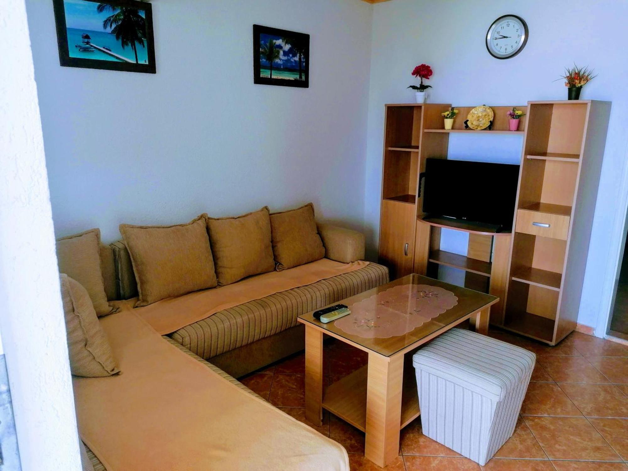 Apartmani Ljubica อัตเจฮะห์ ภายนอก รูปภาพ